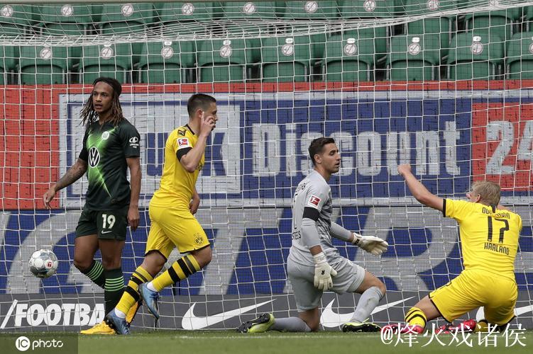 德甲-格雷罗破门阿什拉夫建功 多特2-0客胜狼堡