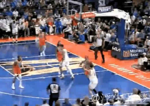 亚历山大快速反应 命中关键后撤三分